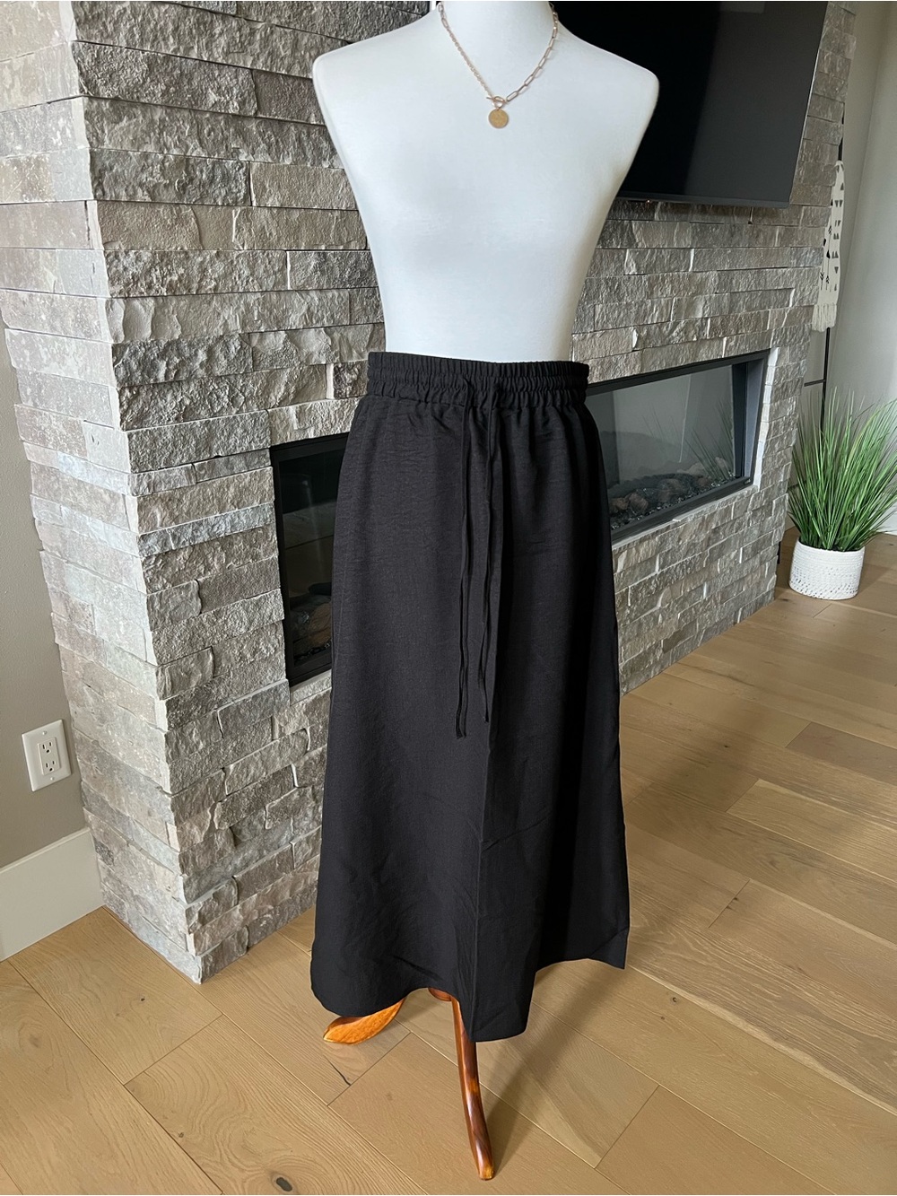 HALARA Black Drawstring Maxi Skirt
